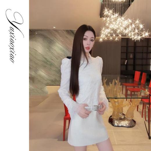 余潇潇【白鸽手册】法式气质珠片绣立体蕾丝立领泡泡袖拼接连衣裙 商品图3