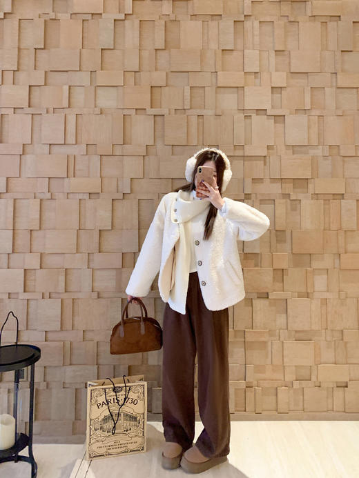 <曾小咸推荐>现货秒杀 ！微信超特价！韩系短款羊羔毛外套（带围巾）日常329.99 立减160 秒杀169.99！！ 商品图6