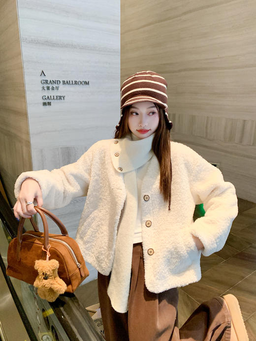 <曾小咸推荐>现货秒杀 ！微信超特价！韩系短款羊羔毛外套（带围巾）日常329.99 立减160 秒杀169.99！！ 商品图5