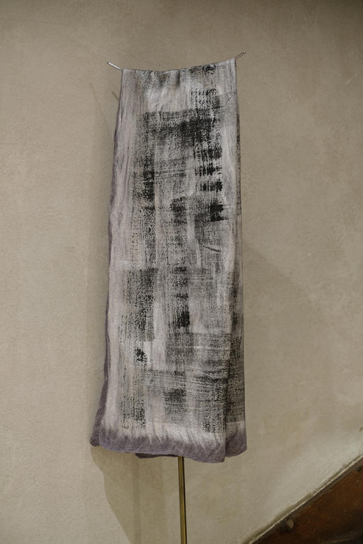 Silvana Manetti 炭灰色银绘真丝羊毛手工毡艺披肩 商品图0