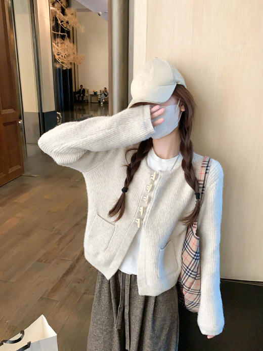 <曾小咸推荐>现货秒杀 ！微信超特价！2色韩系抽绳阔腿休闲裤 日常159.99 立减80 秒杀79.99！！牛角扣毛衣开衫特价89.99！ 商品图8