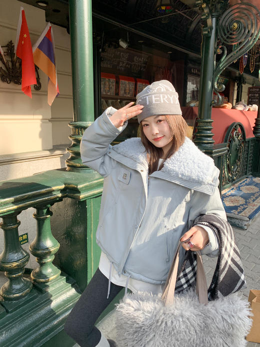 <曾小咸推荐>现货秒杀 ！微信超特价！毛领PU皮保暖羽绒服 日常729.99 立减370 秒杀359.99！！ 商品图5