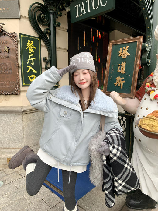 <曾小咸推荐>现货秒杀 ！微信超特价！毛领PU皮保暖羽绒服 日常729.99 立减370 秒杀359.99！！ 商品图12