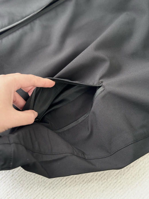 原单正品 Adidas阿迪达斯 originals三叶草条纹立领拉链夹克外套，HM1868，奥莱订单！朴宰范同款！
颜色：黑色
尺码：l xl xxl 商品图8