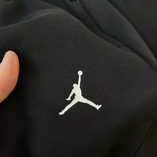 AJ 正品男士收口运动长裤！今年很少的收口运动裤，黑色M L XL XXL（稍偏大） 商品图2