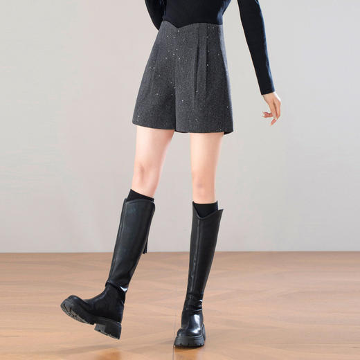 「自」全新升级【铂金会员137/天猫179/差价42】(44033)洛诗琳高腰亮片羊毛呢短裤2026新款气质显瘦A字百搭阔腿裤 商品图1