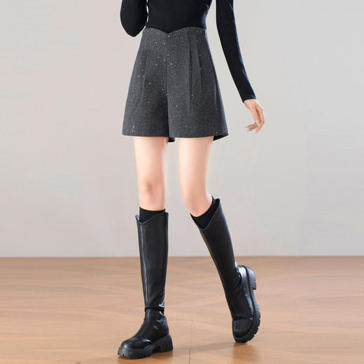 「自」全新升级【铂金会员137/天猫179/差价42】(44033)洛诗琳高腰亮片羊毛呢短裤2026新款气质显瘦A字百搭阔腿裤 商品图0