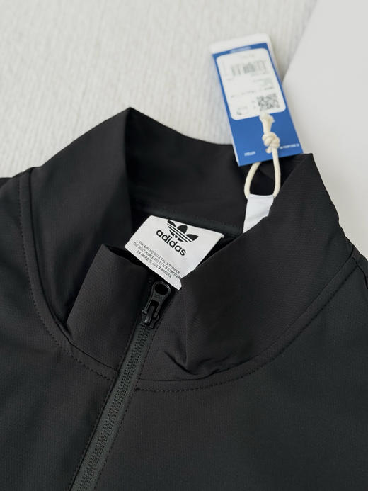 原单正品 Adidas阿迪达斯 originals三叶草条纹立领拉链夹克外套，HM1868，奥莱订单！朴宰范同款！
颜色：黑色
尺码：l xl xxl 商品图3