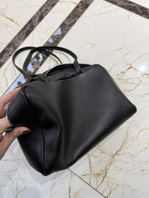 11-5 渠道货 原版皮 朱珠同款 TR经典款 astra小羊皮 内外全皮 保龄球包 腋下包 商品图6