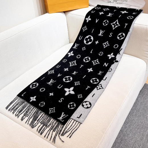秋冬特惠💰260 LV围巾 花卉和 LV 字母 商品图4