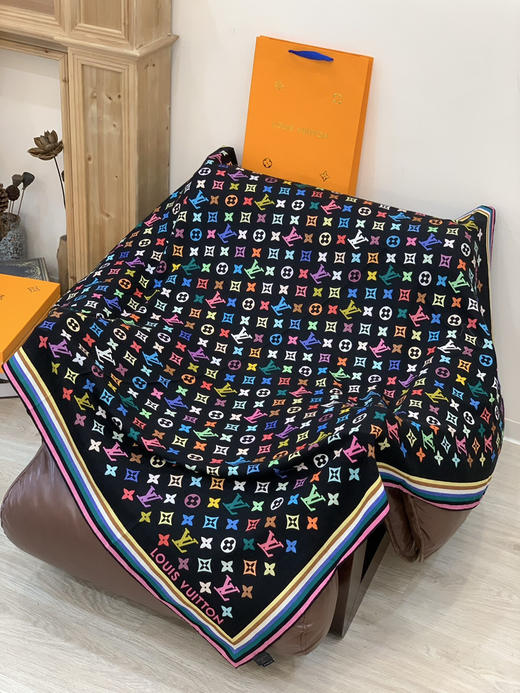 秋冬特惠💰420 LV围巾 LV x TM 披肩【丝绒双面同色披肩】 商品图7