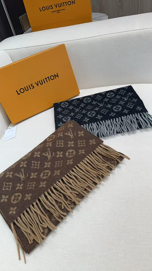 秋冬特惠💰240  LV围巾 高版本，来了，超级中意非常稳我们的男款围巾且买且珍惜 商品图3