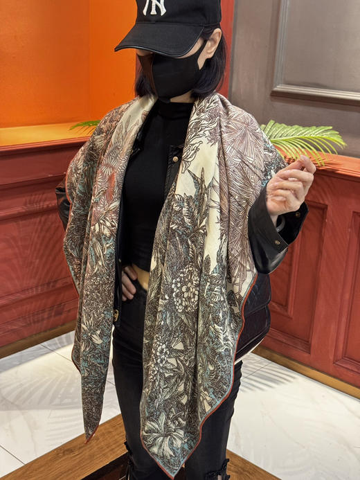 秋冬特惠💰420 爱马仕围巾 秋冬抢先 上新【双面同色丝毛方巾】手工卷边山羊绒和真丝混纺披肩 商品图0