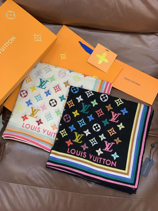 秋冬特惠💰420 LV围巾 LV x TM 披肩【丝绒双面同色披肩】 商品图2