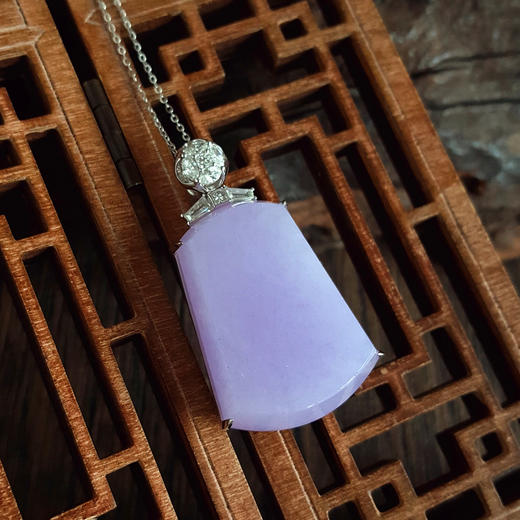 【天然正品】A货翡翠AU750收藏级白金镶钻镶天然细腻糯种浓紫罗兰平安无事牌翡翠吊坠项链 链长：45CM（长度可调节）301225NJM27 商品图8