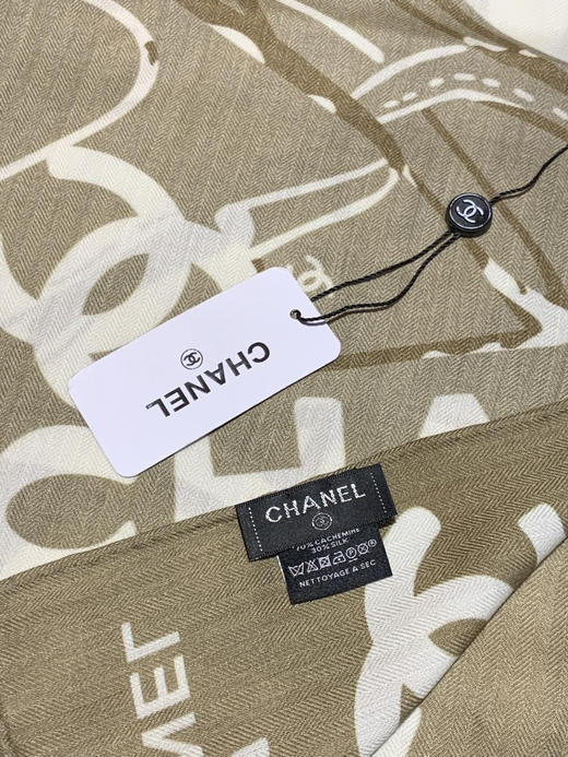 秋冬特惠💰430 香奈儿围巾【双面同色丝绒披肩】
此系列谱写一曲自由轻灵的赞歌 商品图5