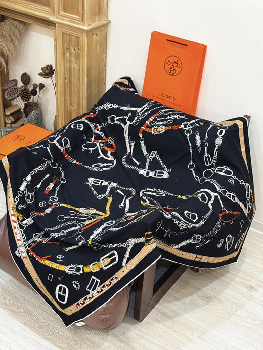 秋冬特惠💰420 爱马仕围巾 羊绒新款 买了都说好看 推荐 爱马仕双面同色羊绒方巾 商品图6