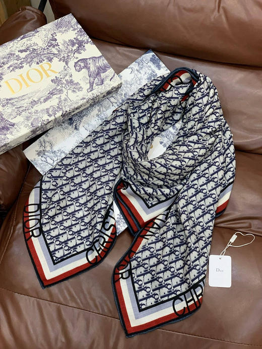 秋冬特惠💰420 迪家围巾【D边框老花】度假及日常都非常好搭配的款 商品图5