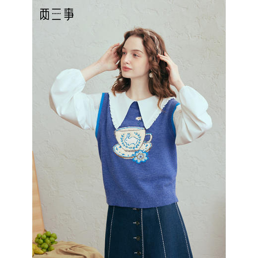 两三事 童话信使 2026春季新款趣味小兔子刺绣无袖针织衫女 商品图0