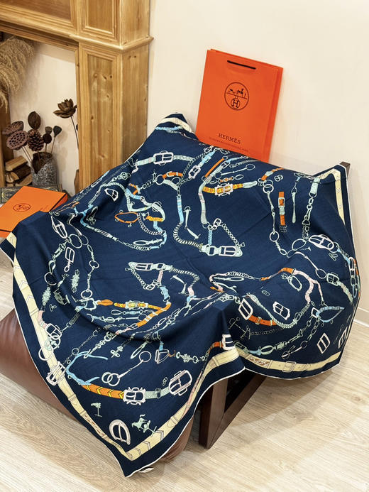 秋冬特惠💰420 爱马仕围巾 羊绒新款 买了都说好看 推荐 爱马仕双面同色羊绒方巾 商品图6