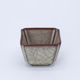 问鼎传世哥窑龙字款四喜杯