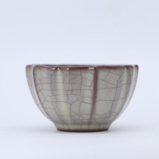 问鼎传世哥窑龙字款含笑杯 商品图0