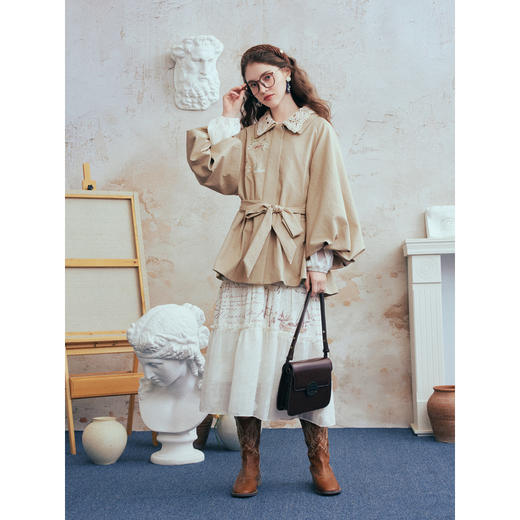 两三事梵高文艺无声漫游2026春新款手钩花拼接双层领绣花绑带外套 商品图3