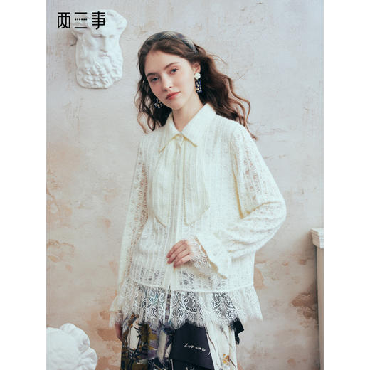 两三事 寂静云彩 2026春季新款复古蝴蝶结翻领镂空蕾丝长袖衬衫女 商品图0