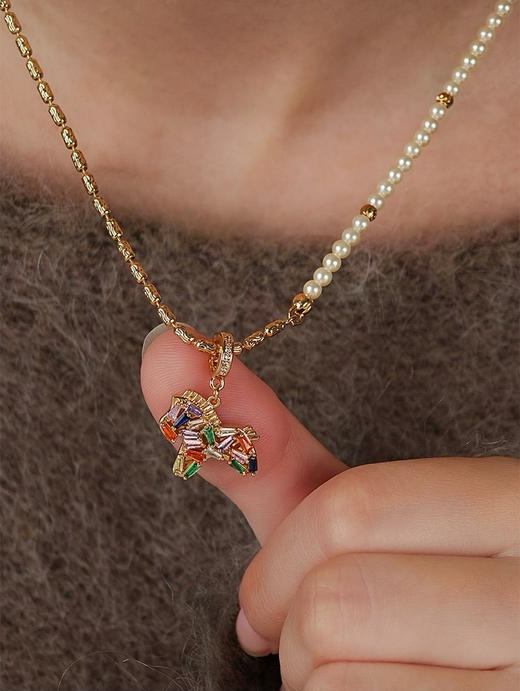 【正品DaNiu轻奢款·彩锆钻小马项链马今三件套】小众设计款的，一条项链盘活整个衣柜的乐! 商品图0