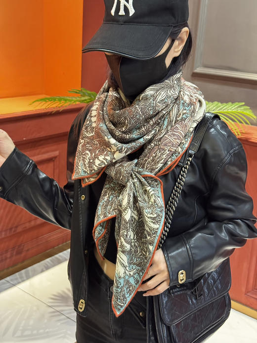 秋冬特惠💰420 爱马仕围巾 秋冬抢先 上新【双面同色丝毛方巾】手工卷边山羊绒和真丝混纺披肩 商品图2