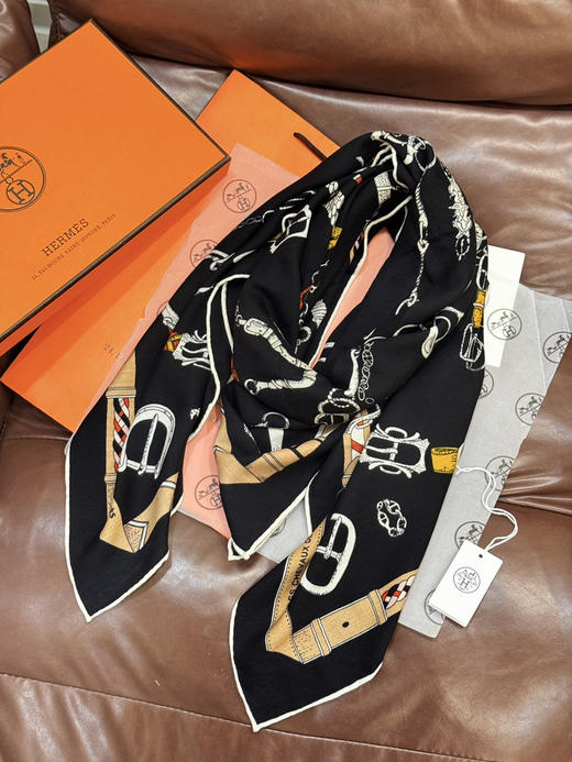 秋冬特惠💰420 爱马仕围巾 羊绒新款 买了都说好看 推荐 爱马仕双面同色羊绒方巾 商品图5