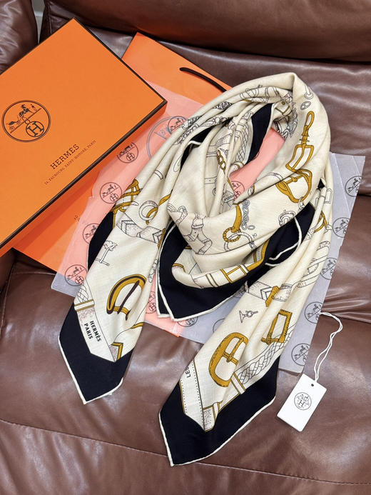 秋冬特惠💰420 爱马仕围巾 羊绒新款 买了都说好看 推荐 爱马仕双面同色羊绒方巾 商品图5