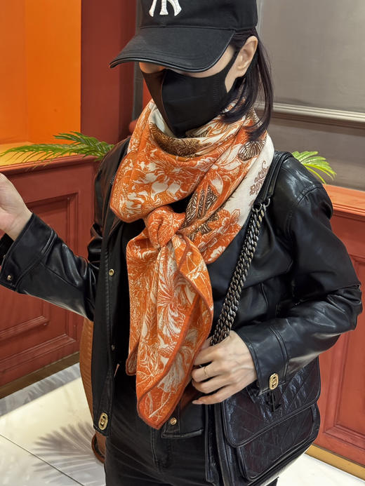 秋冬特惠💰420 爱马仕围巾 秋冬抢先 上新【双面同色丝毛方巾】手工卷边山羊绒和真丝混纺披肩 商品图2