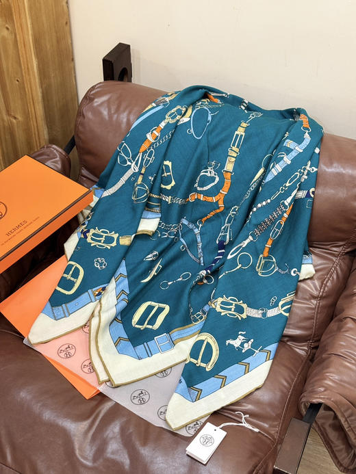 秋冬特惠💰420 爱马仕围巾 羊绒新款 买了都说好看 推荐 爱马仕双面同色羊绒方巾 商品图4