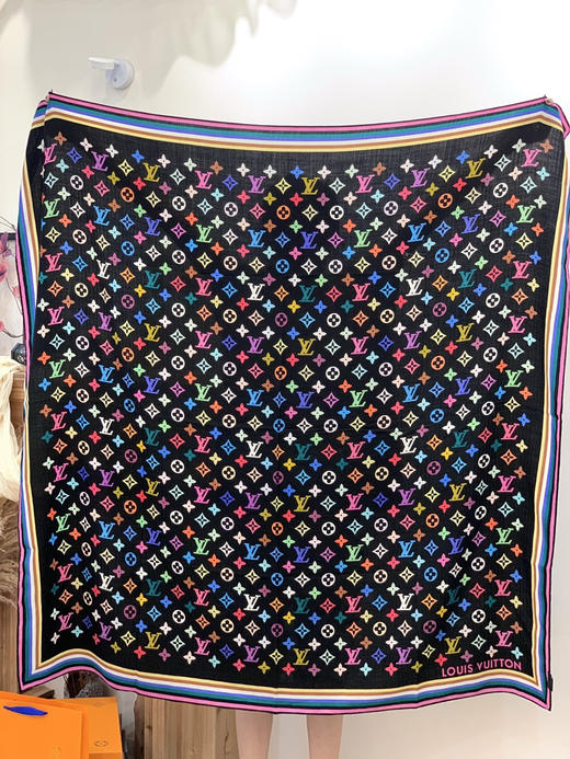 秋冬特惠💰420 LV围巾 LV x TM 披肩【丝绒双面同色披肩】 商品图8