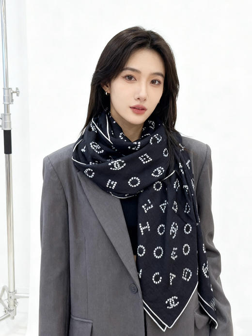 秋冬特惠💰420 香奈儿围巾 丝绒双面方巾【双面同色】 商品图1
