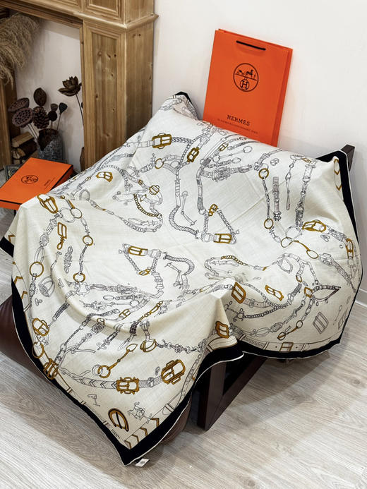 秋冬特惠💰420 爱马仕围巾 羊绒新款 买了都说好看 推荐 爱马仕双面同色羊绒方巾 商品图6