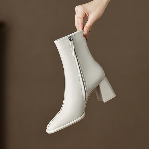 【预售5天】法式方头粗跟靴子女通勤百搭显瘦高跟小短靴DTN&A08-19 商品图2