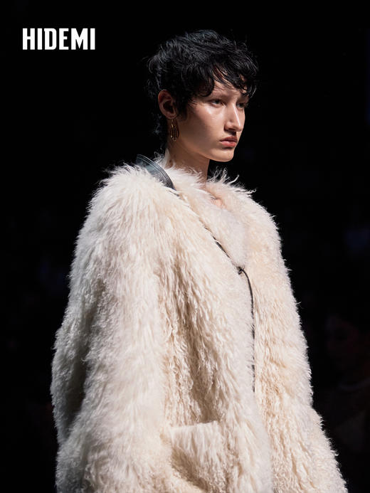 HIDEMI 进口新西兰长毛羊羔毛环保未染色皮毛一体外套 自然白 商品图1