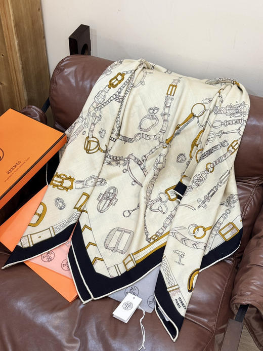 秋冬特惠💰420 爱马仕围巾 羊绒新款 买了都说好看 推荐 爱马仕双面同色羊绒方巾 商品图4