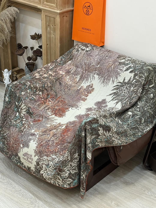 秋冬特惠💰420 爱马仕围巾 秋冬抢先 上新【双面同色丝毛方巾】手工卷边山羊绒和真丝混纺披肩 商品图7