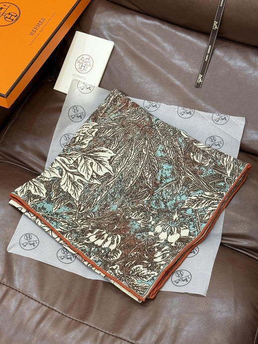秋冬特惠💰420 爱马仕围巾 秋冬抢先 上新【双面同色丝毛方巾】手工卷边山羊绒和真丝混纺披肩 商品图4