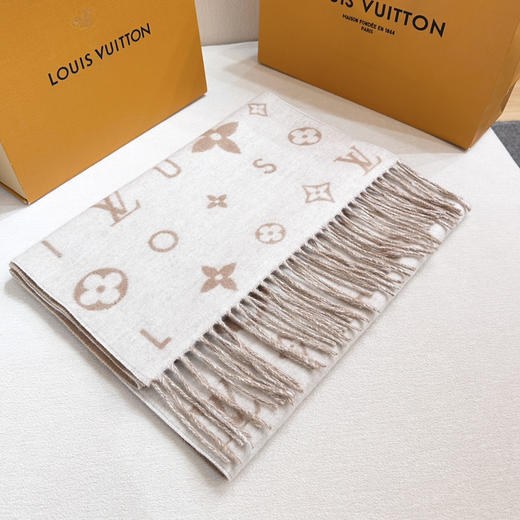 秋冬特惠💰260 LV围巾 花卉和 LV 字母 商品图5