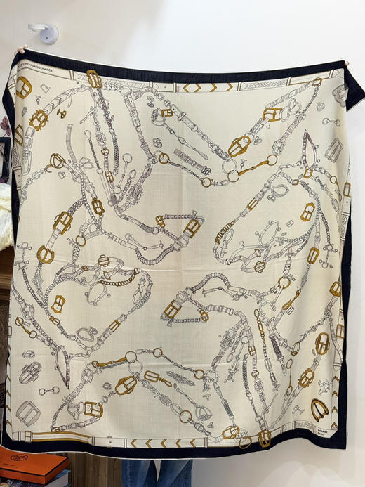 秋冬特惠💰420 爱马仕围巾 羊绒新款 买了都说好看 推荐 爱马仕双面同色羊绒方巾 商品图8