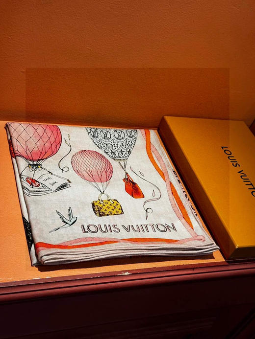 秋冬特惠💰420 LV围巾【双面同色】Lv140cm丝绒方巾《热气球》本款方巾全新加入 and Away 系列 商品图4