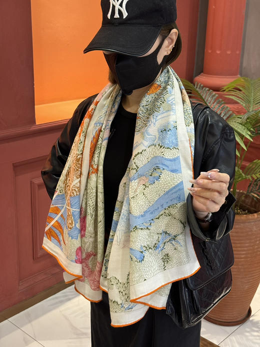秋冬特惠💰420 爱马仕围巾 秋冬搭配利器 双面同色 版真丝羊绒披肩！ 商品图1