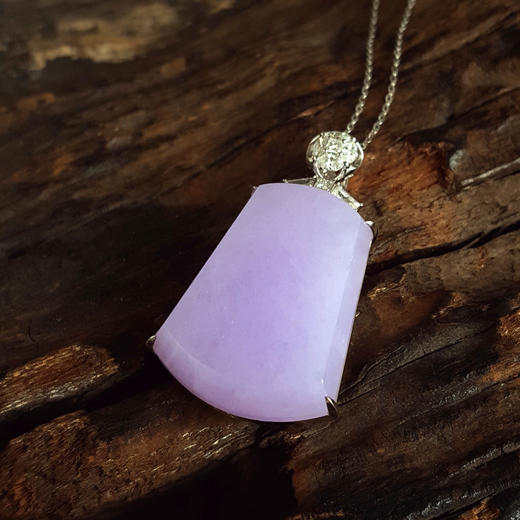 【天然正品】A货翡翠AU750收藏级白金镶钻镶天然细腻糯种浓紫罗兰平安无事牌翡翠吊坠项链 链长：45CM（长度可调节）301225NJM27 商品图6