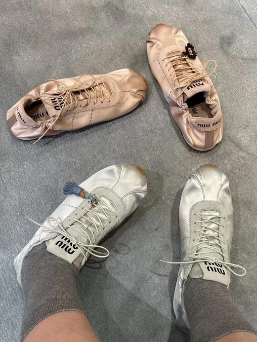 缪缪 缎面芭蕾德训鞋休闲鞋(DBG) 商品图4