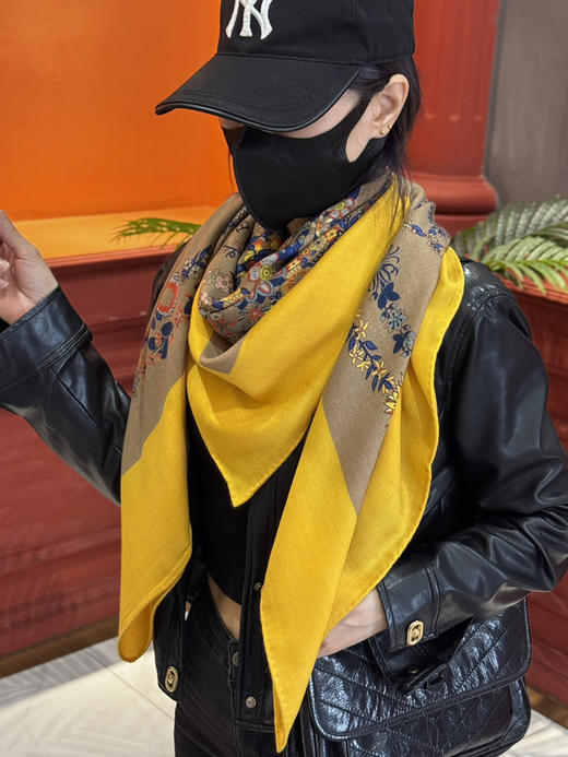 秋冬特惠💰420 爱马仕围巾 “华丽的缰辔花卉版”丝毛方巾【丝毛双面同色披肩】手工卷边丝毛方巾 商品图1