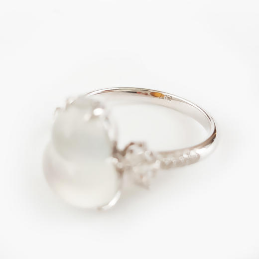 【天然正品】A货翡翠AU750收藏级白金镶钻镶天然细腻白色高冰种葫芦（福禄平安）翡翠戒指13.9*11.1MM(皆取最大值)18号（戒圈可改）301225NJM24 商品图3